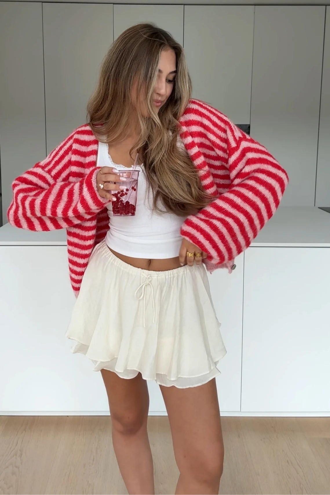 LIA – Cárdigan de Punto Suave a Rayas Color Cereza