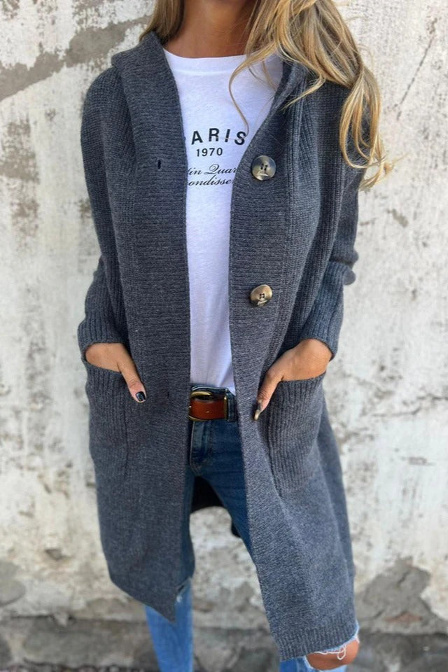 AMAYA – Cardigan Largo con Botones Oversize y Bolsillos Laterales
