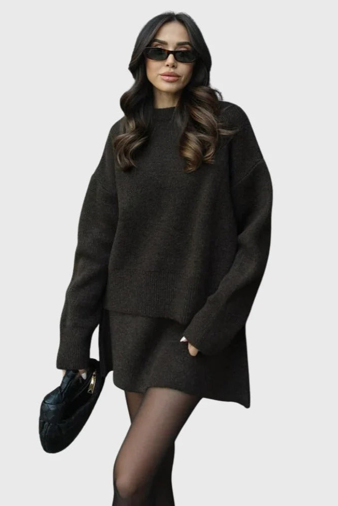 NADINE – Conjunto de Punto Suave Oversize con Jersey y Falda a Juego