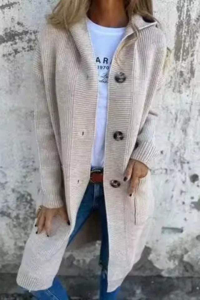 AMAYA – Cardigan Largo con Botones Oversize y Bolsillos Laterales