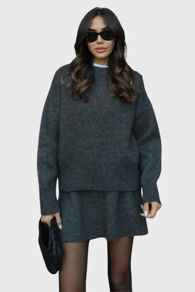NADINE – Conjunto de Punto Suave Oversize con Jersey y Falda a Juego