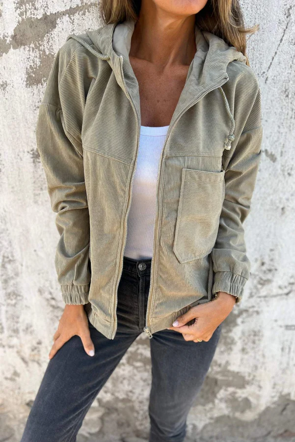 CLARA – Chaqueta de Pana con Capucha y Cremallera