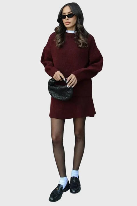 NADINE – Conjunto de Punto Suave Oversize con Jersey y Falda a Juego