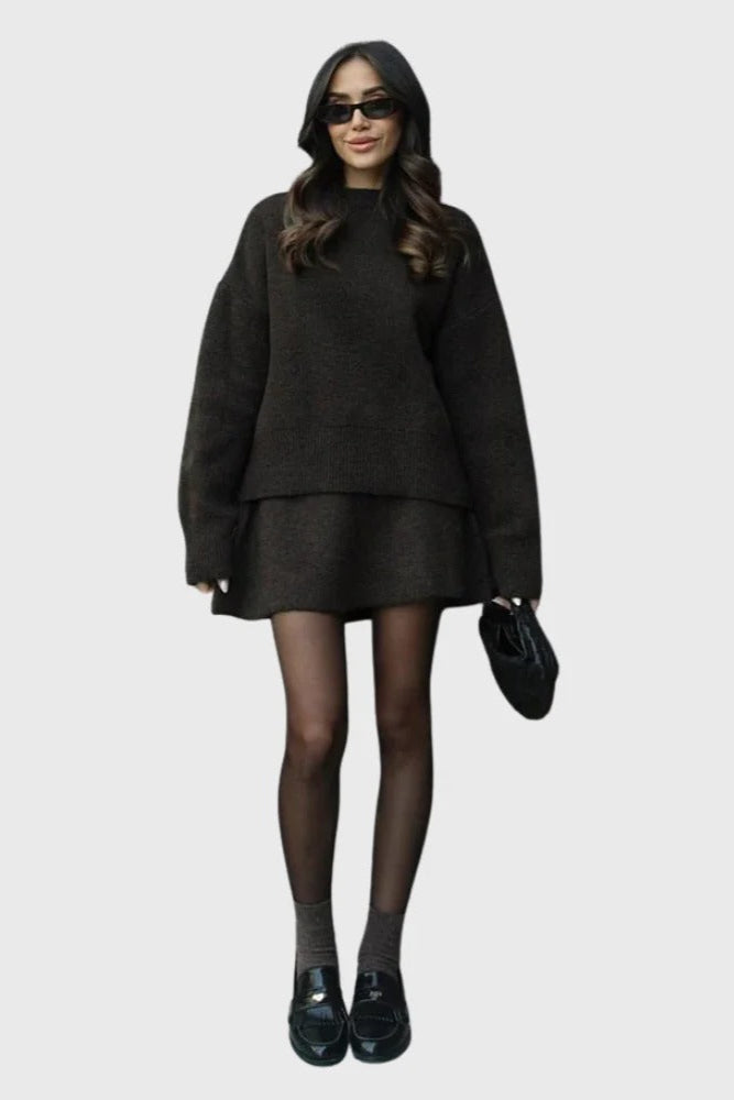 NADINE – Conjunto de Punto Suave Oversize con Jersey y Falda a Juego
