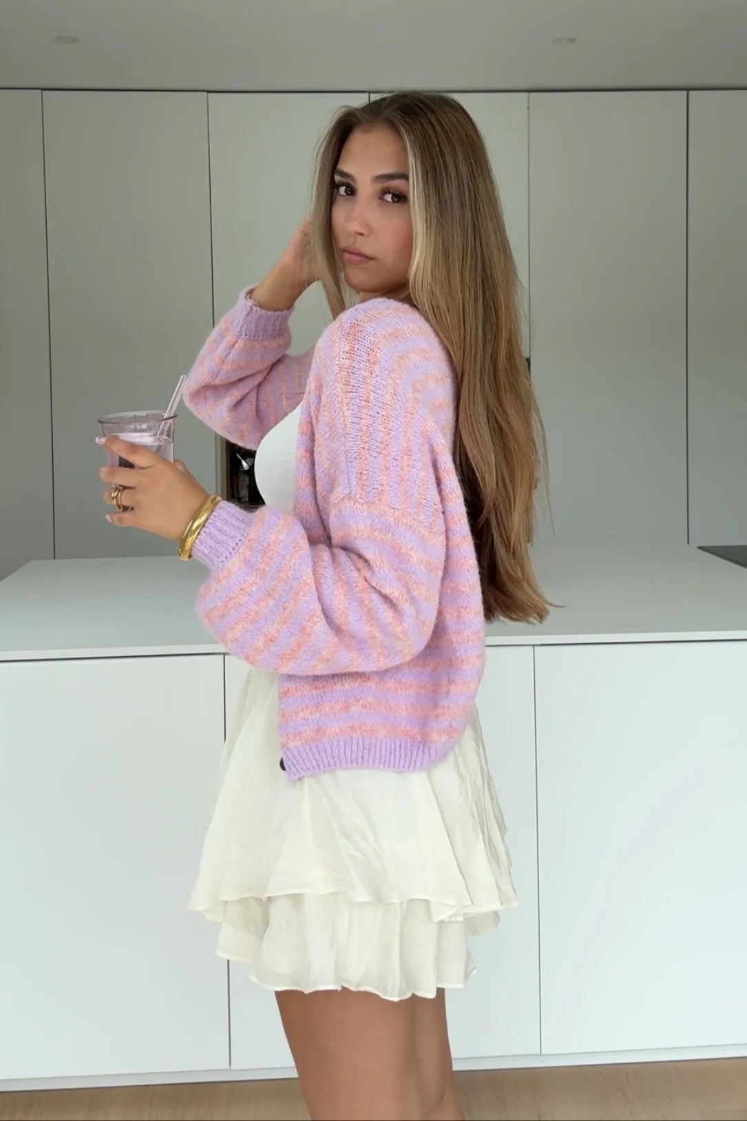 LIA – Cárdigan de Punto Suave a Rayas Color Lavanda