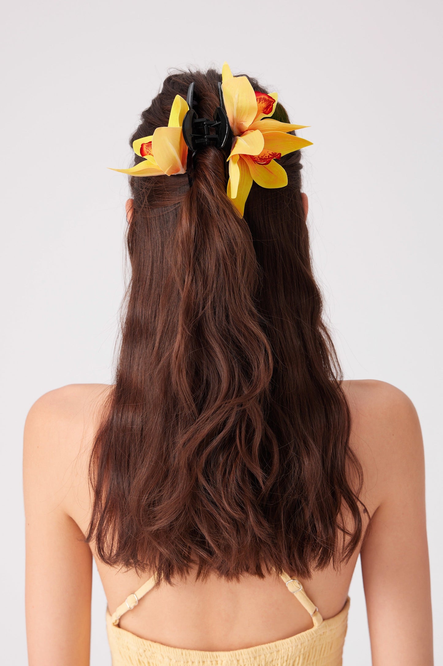 LEIRE – Pinza para el Pelo con Flor XL en Amarillo Tropical