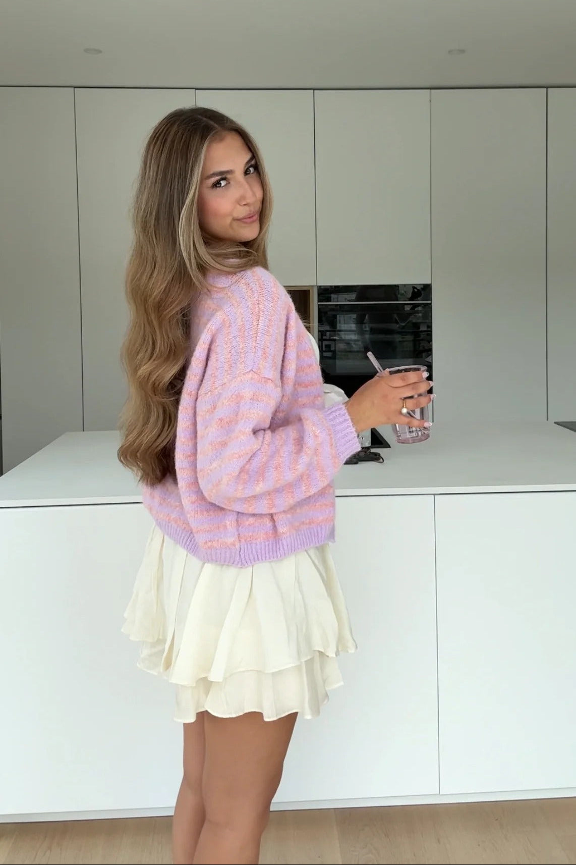 LIA – Cárdigan de Punto Suave a Rayas Color Lavanda