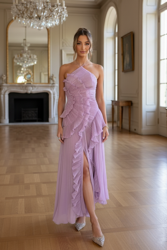 SOFÍA – Vestido Largo Plisado con Espalda Descubierta y Volantes Asimétricos