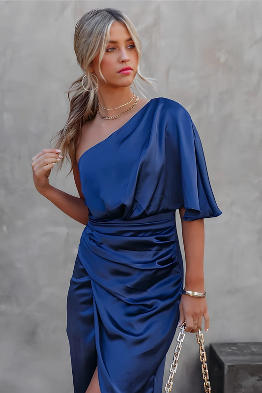 LIVIA – Vestido asimétrico de satén