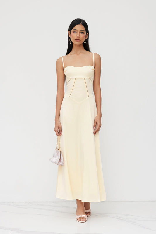 LUCÍA – Vestido Largo de Tirantes con Espalda Ajustable en Amarillo Vainilla